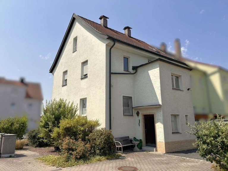 Au�enansicht Weiden in der Oberpfalz Einfamilienhaus PROVISIONSFREI: Zentral gelegenes Wohnhaus mit Altbaucharme und vielen Gestaltungsm�glichkeiten