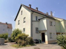 Hauptbild PROVISIONSFREI: Zentral gelegenes Wohnhaus mit Altbaucharme und vielen Gestaltungsm�glichkeiten