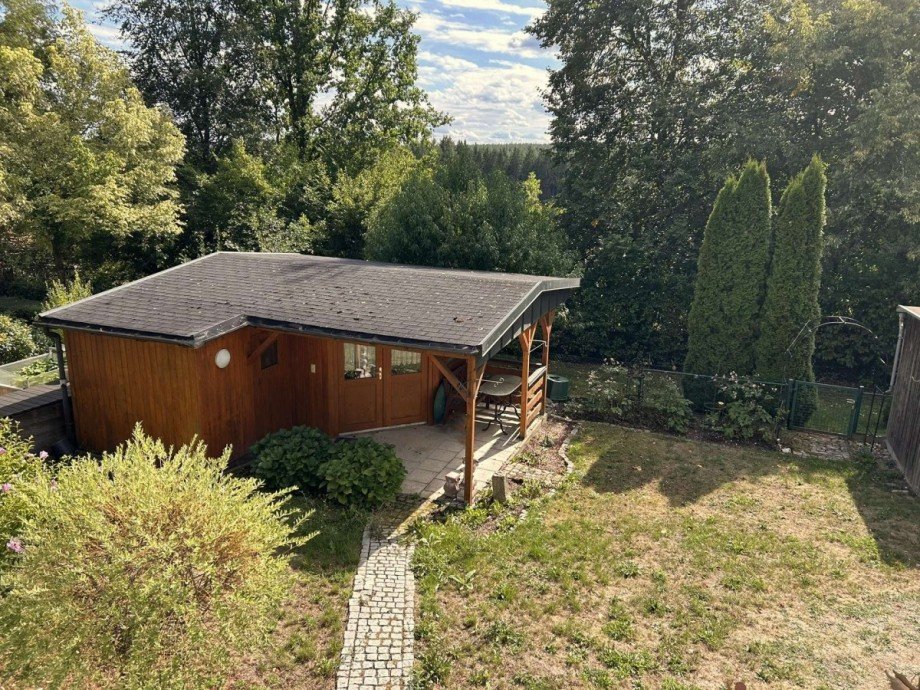 Gr�ne Oase mit Gartenhaus Einfamilienhaus Parkstein