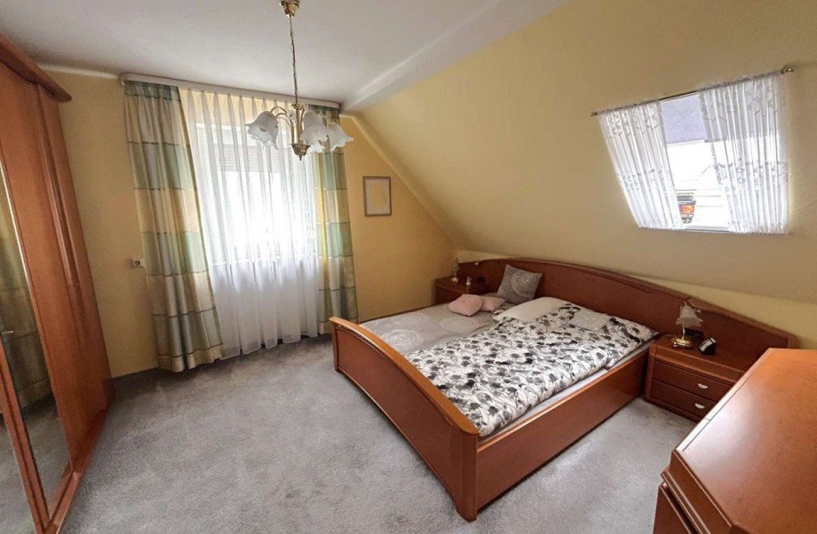 Gro�z�giges Schlafzimmer Einfamilienhaus Weiden in der Oberpfalz