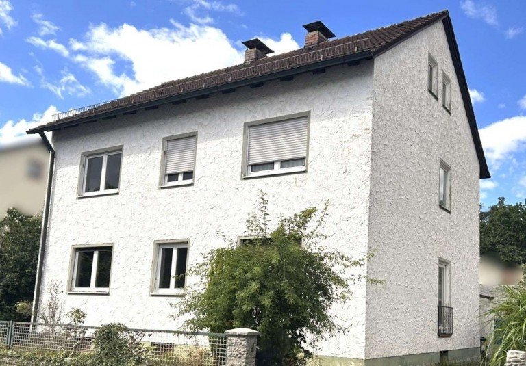 Au�enansicht Weiden in der Oberpfalz Einfamilienhaus Eigennutzung oder Vermietung - gut geschnittenes Zweifamilienhaus mit gro�em Garten in ruhiger Lage