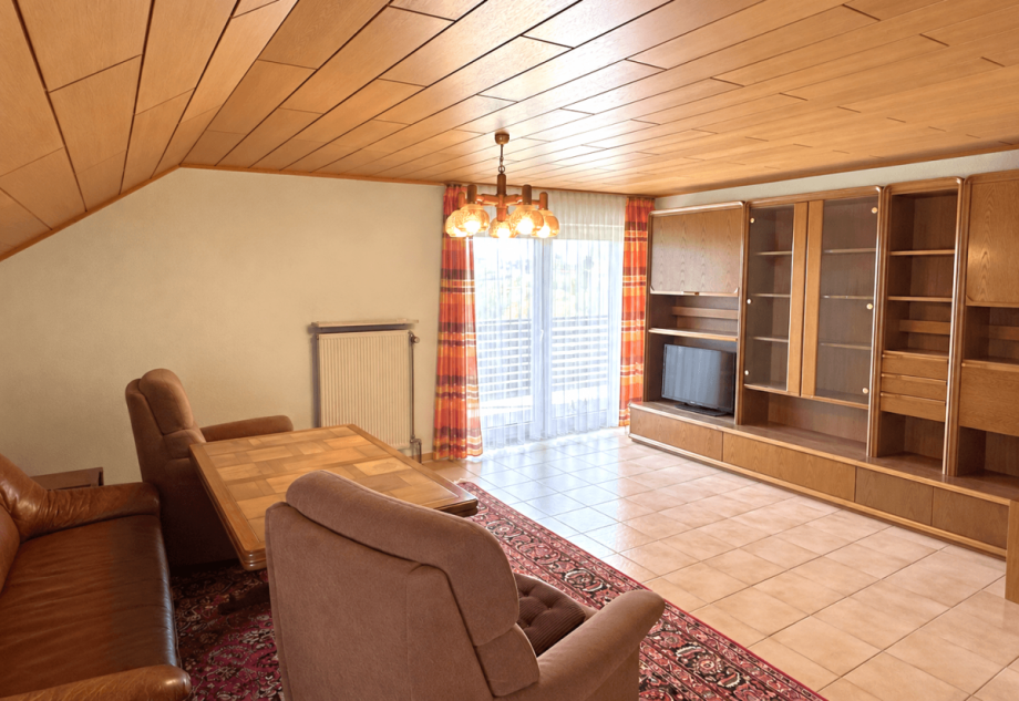 Wohnzimmer OG 2 - KI-bearbeitet Gegenst�nde entfernt Zweifamilienhaus Flo�