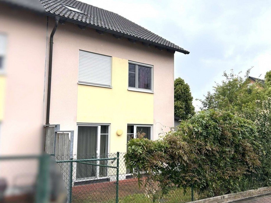 Aussenansicht Garten Doppelhaush�lfte Weiden in der Oberpfalz