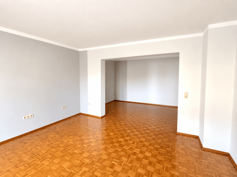 Wohn-Esszimmer (KI-bearbeitet: Gegenst�nde entfernt) Etagenwohnung Weiden in der Oberpfalz