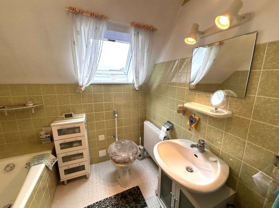 Bad OG mit Wanne Einfamilienhaus Weiden in der Oberpfalz